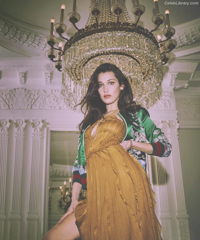 Bella Hadid photo 8 of 1874