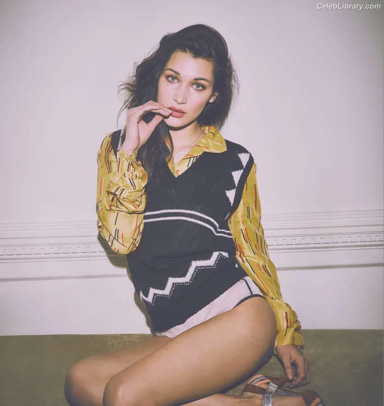 Bella Hadid photo 12 of 1874
