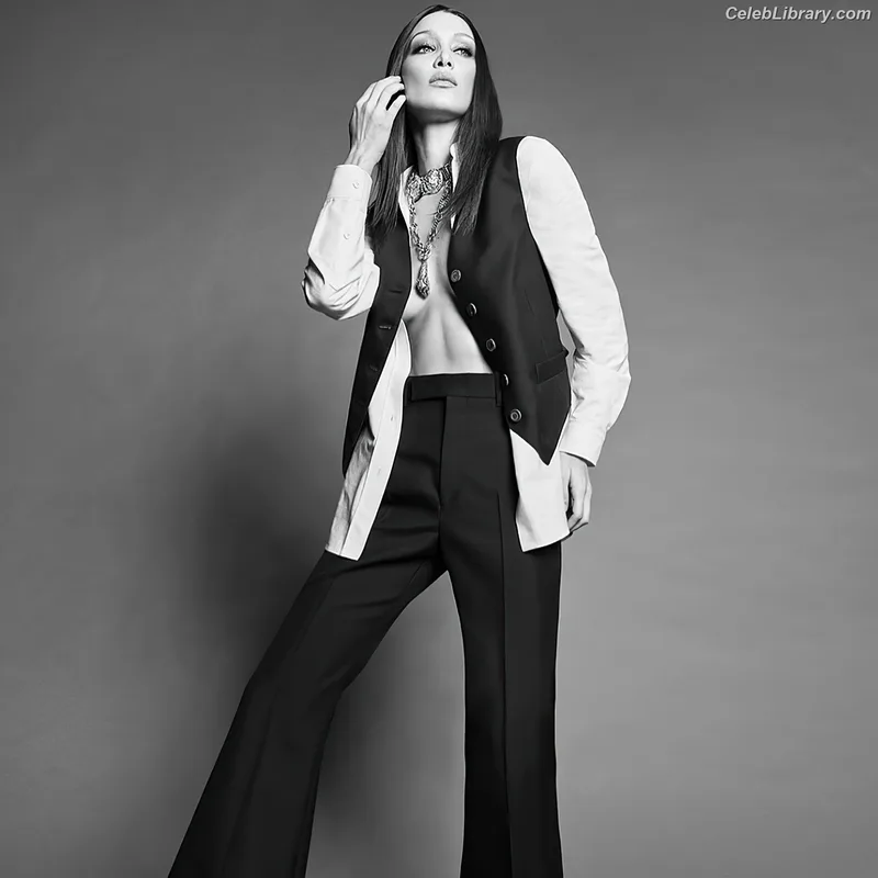 Bella Hadid photo 8 of 1874