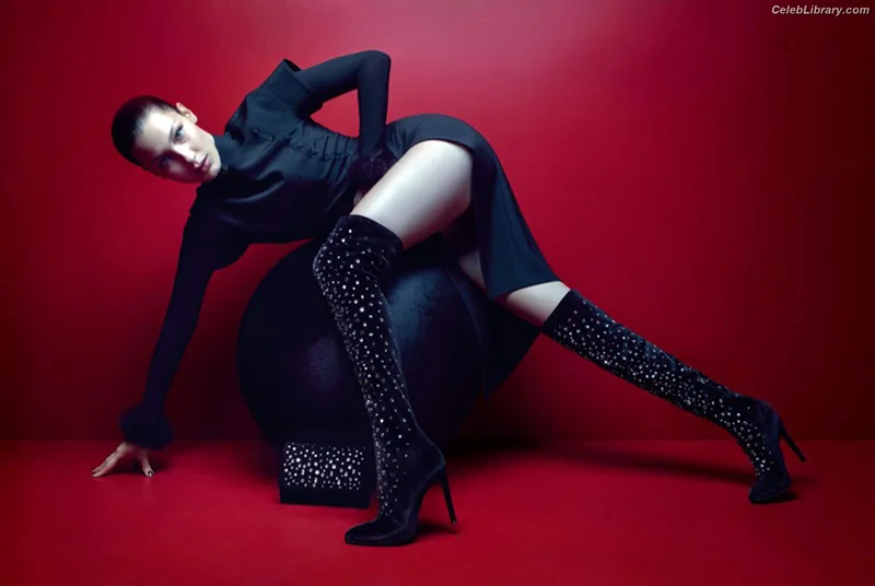 Bella Hadid photo 3 of 1874