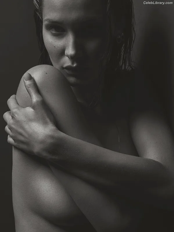 Bella Hadid photo 15 of 1874