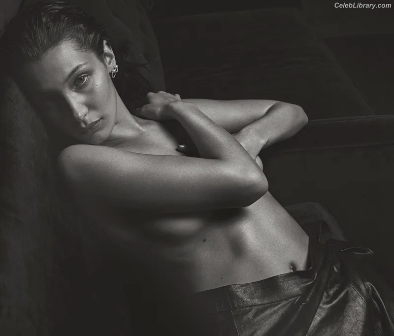 Bella Hadid photo 18 of 1874
