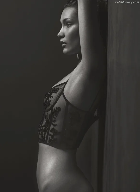 Bella Hadid photo 21 of 1874
