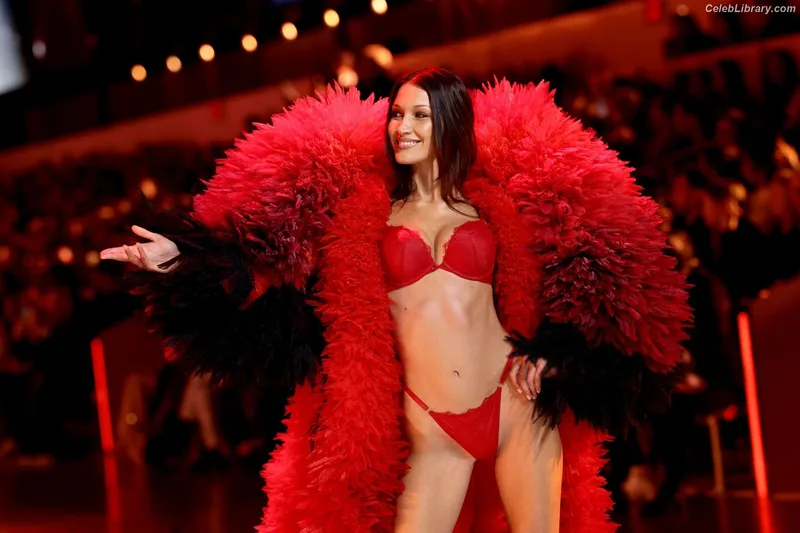 Bella Hadid photo 17 of 1874