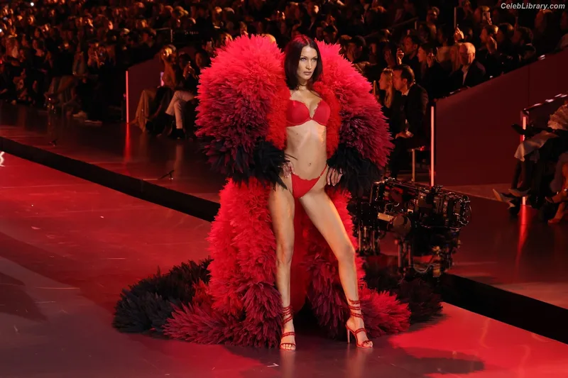 Bella Hadid photo 22 of 1874