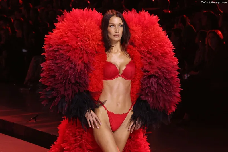 Bella Hadid photo 7 of 1874