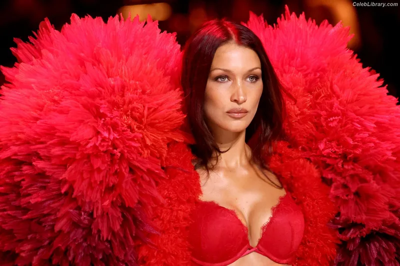 Bella Hadid photo 10 of 1874