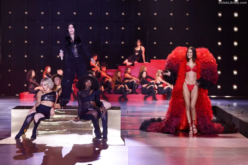 Bella Hadid photo 8 of 1874