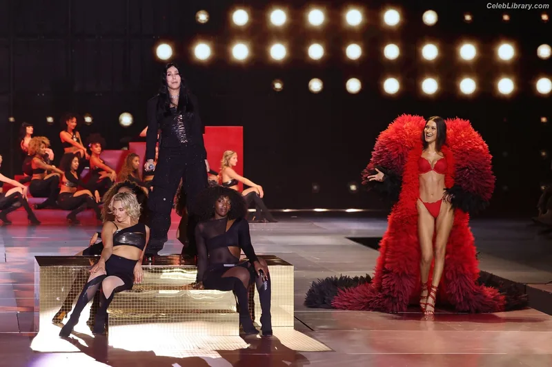 Bella Hadid photo 14 of 1874