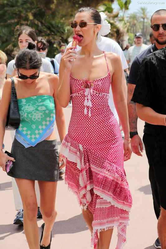 Bella Hadid photo 9 of 1874