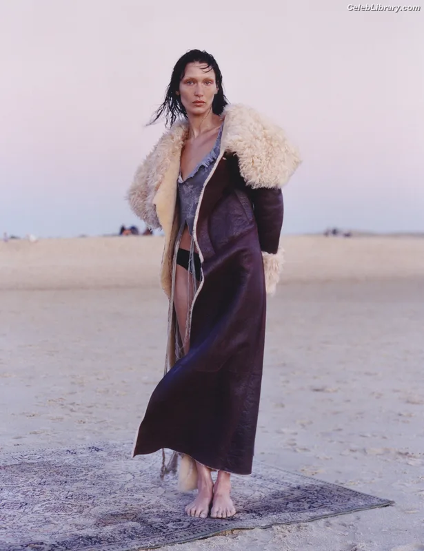 Bella Hadid photo 9 of 1874