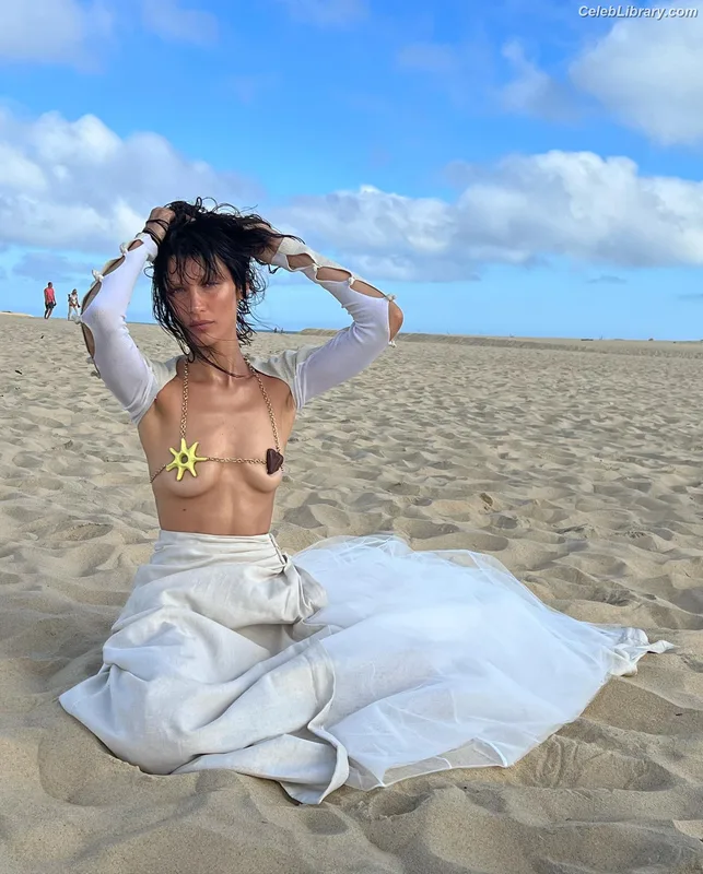 Bella Hadid photo 14 of 1874