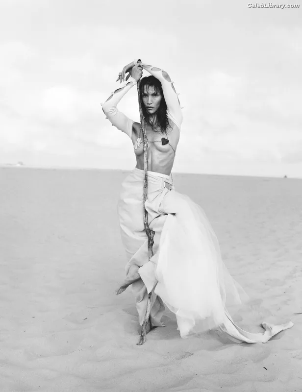 Bella Hadid photo 21 of 1874