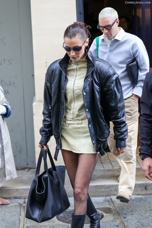 Bella Hadid photo 22 of 1874