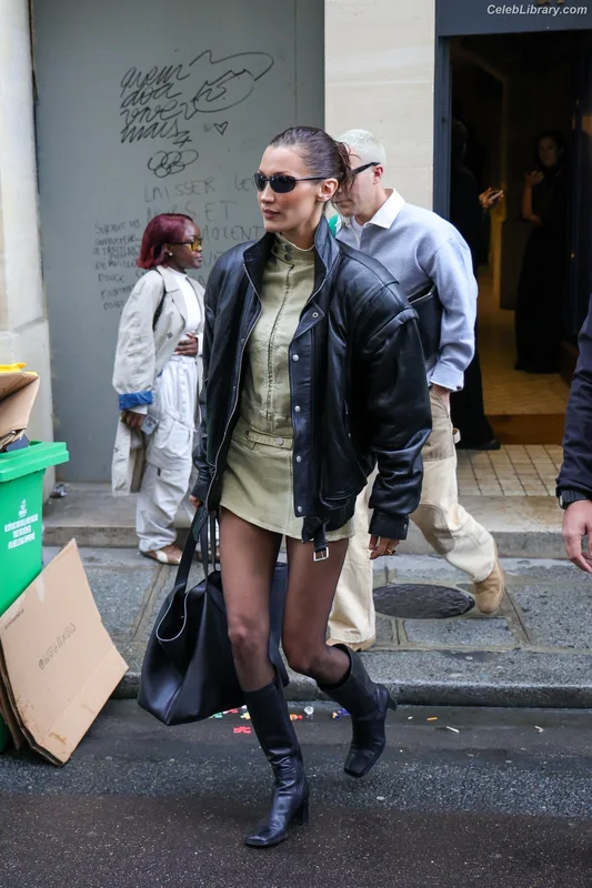 Bella Hadid photo 2 of 1874