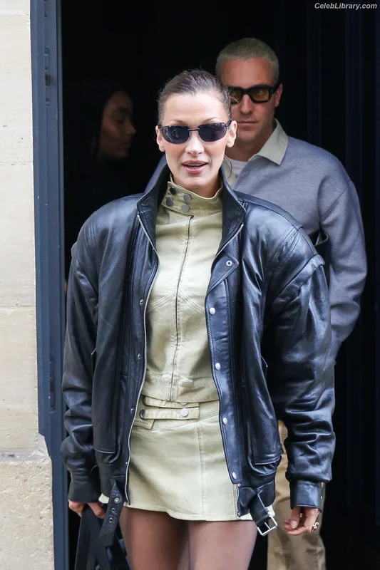 Bella Hadid photo 8 of 1874