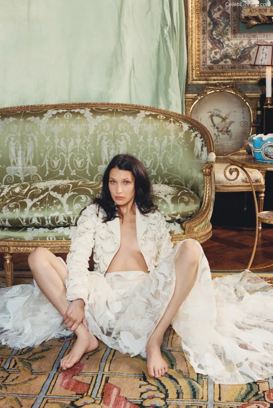 Bella Hadid photo 15 of 1874