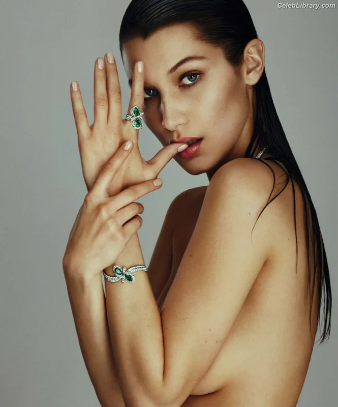 Bella Hadid photo 3 of 1874