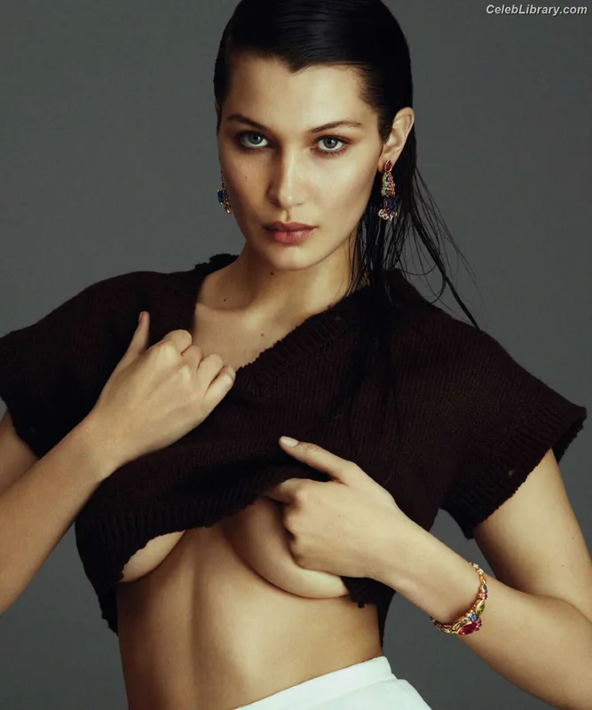 Bella Hadid photo 4 of 1874