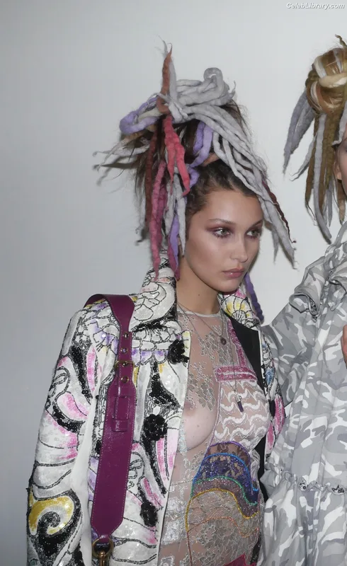 Bella Hadid photo 5 of 1874