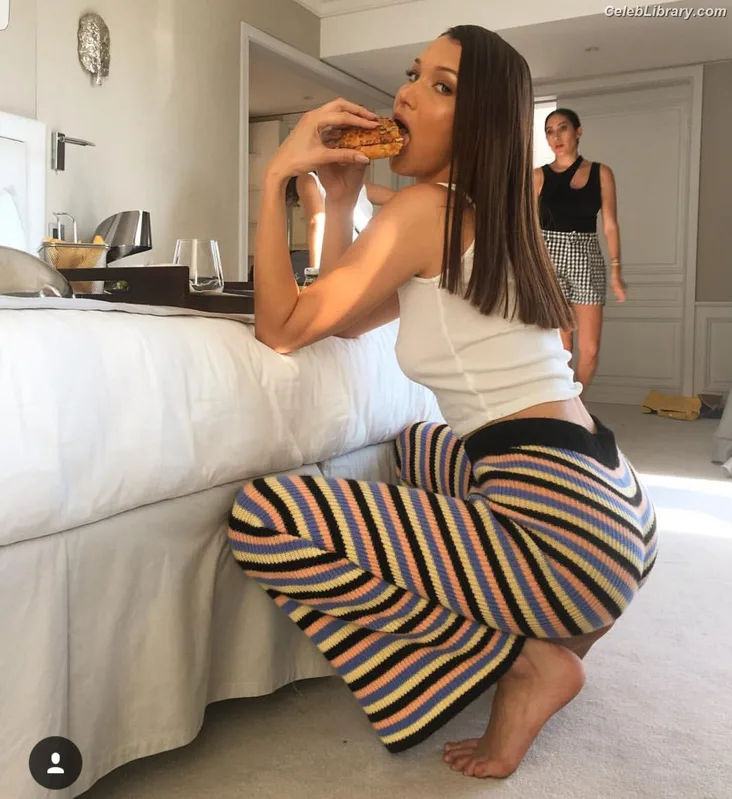 Bella Hadid photo 20 of 1874
