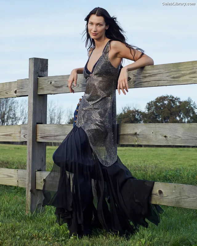 Bella Hadid photo 24 of 1874