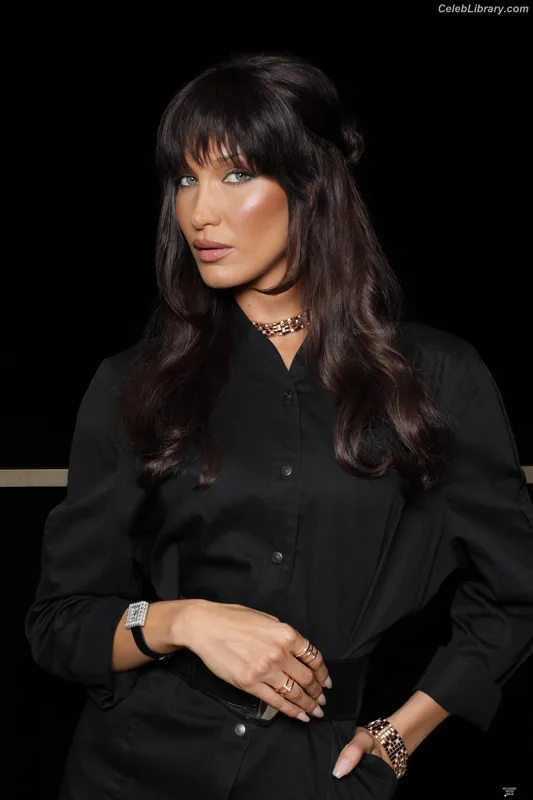 Bella Hadid photo 21 of 1874
