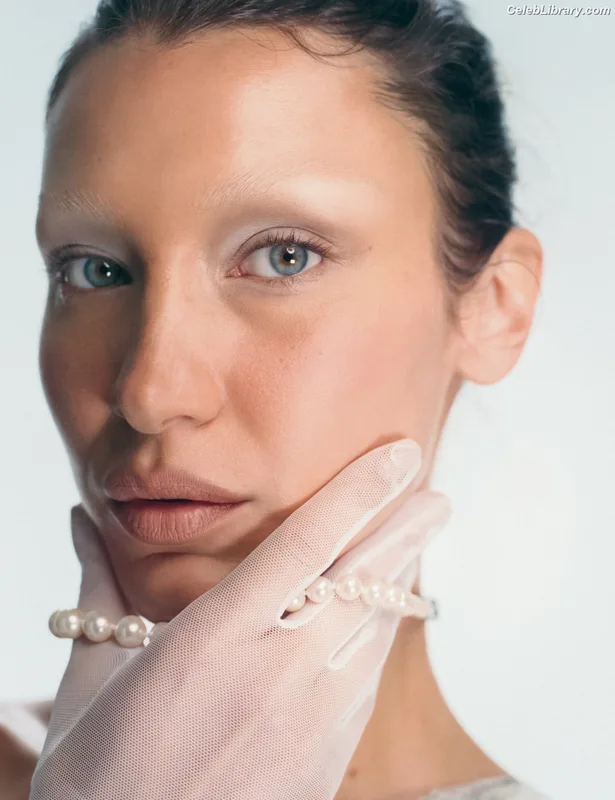 Bella Hadid photo 19 of 1874