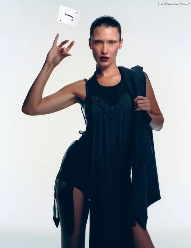 Bella Hadid photo 24 of 1874
