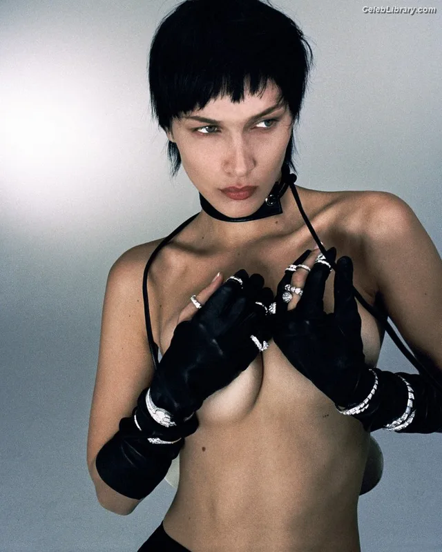 Bella Hadid photo 18 of 1874