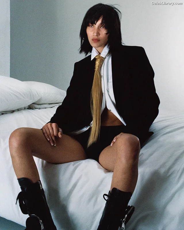 Bella Hadid photo 21 of 1874