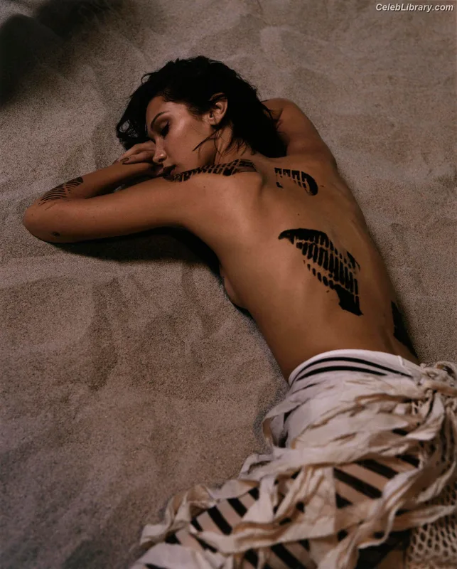 Bella Hadid photo 9 of 1874
