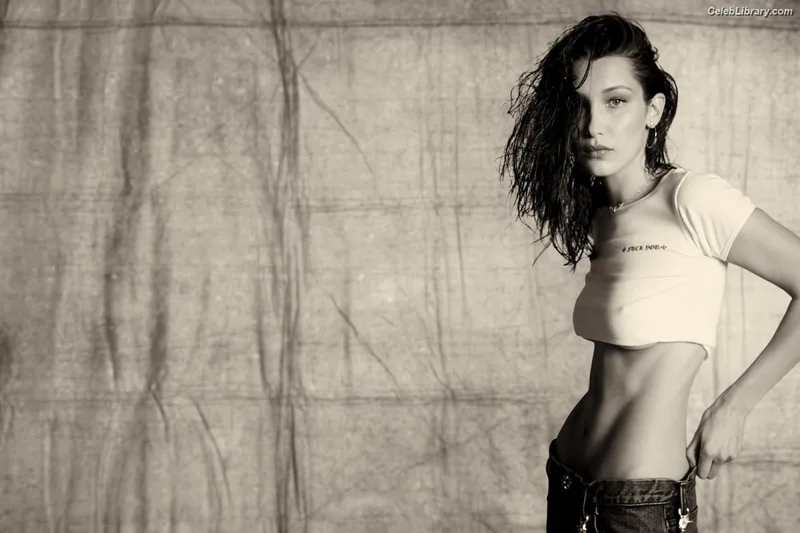 Bella Hadid photo 21 of 1874