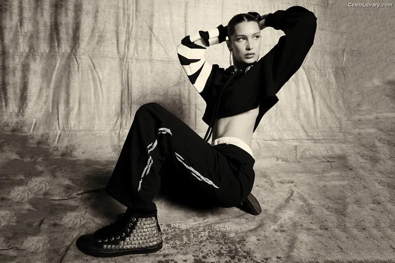 Bella Hadid photo 24 of 1874