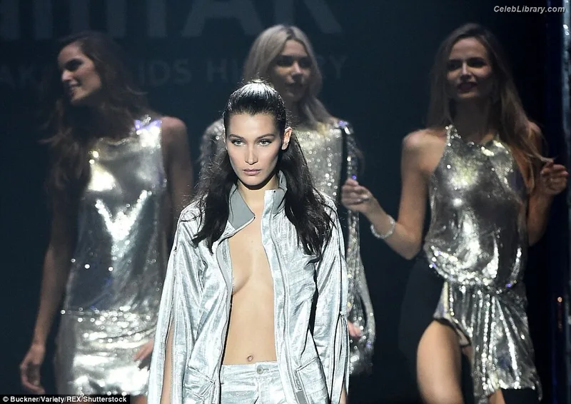 Bella Hadid photo 23 of 1874