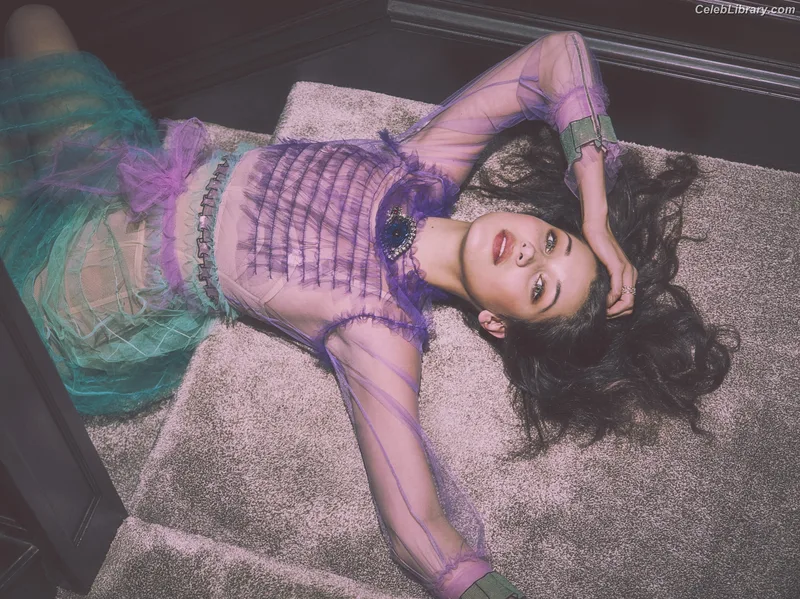 Bella Hadid photo 24 of 1874