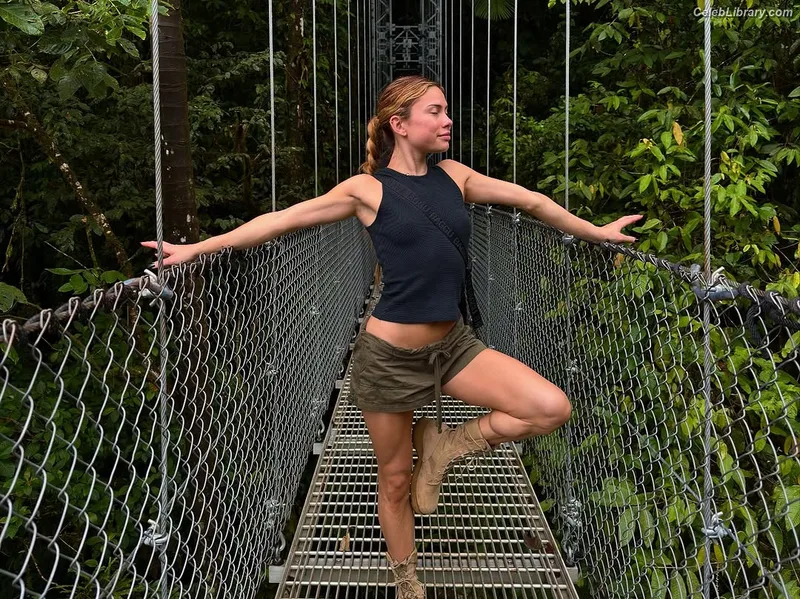 Bella Shepard photo 23 of 26