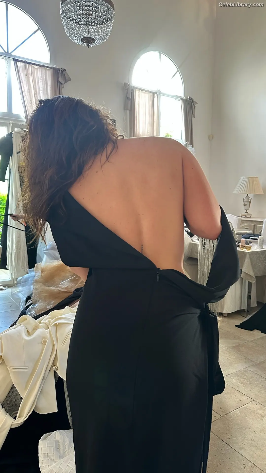 Bella Thorne photo 8 of 3689