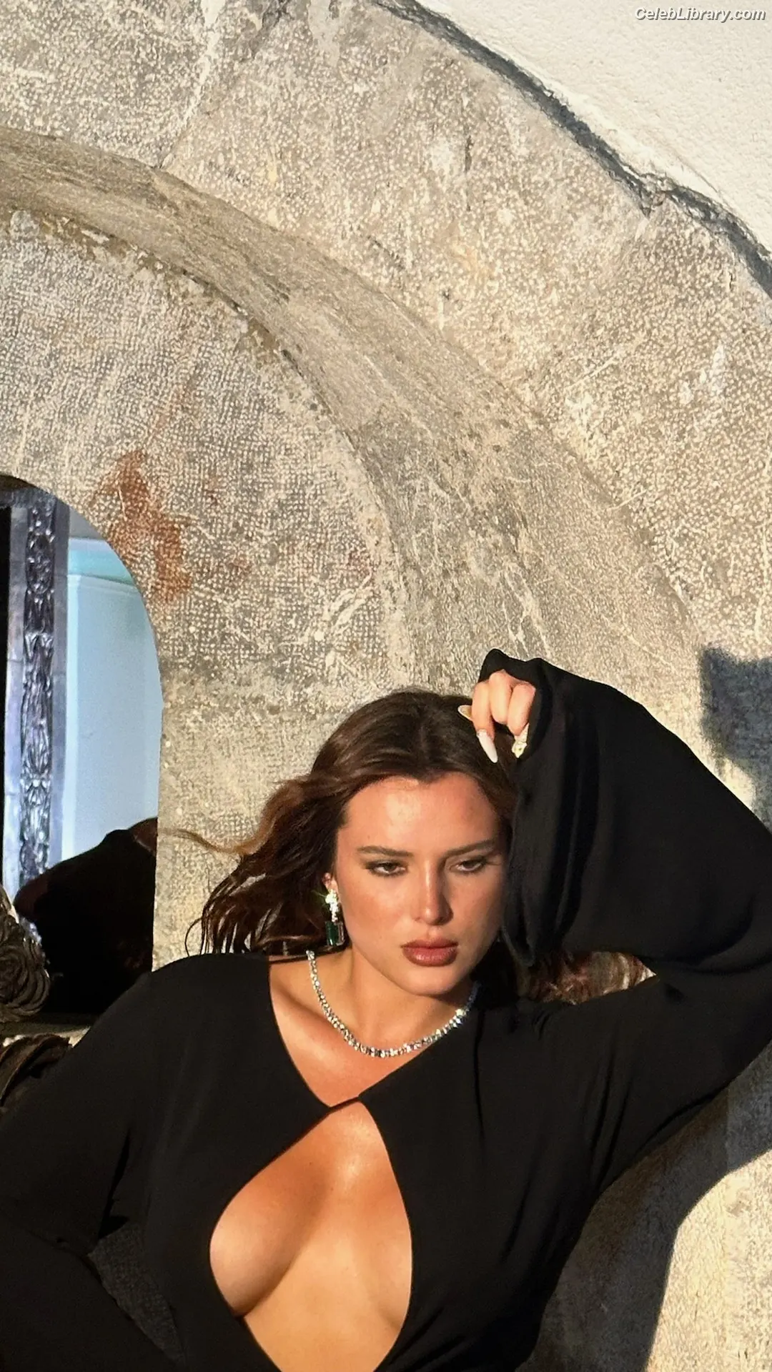 Bella Thorne photo 7 of 3689