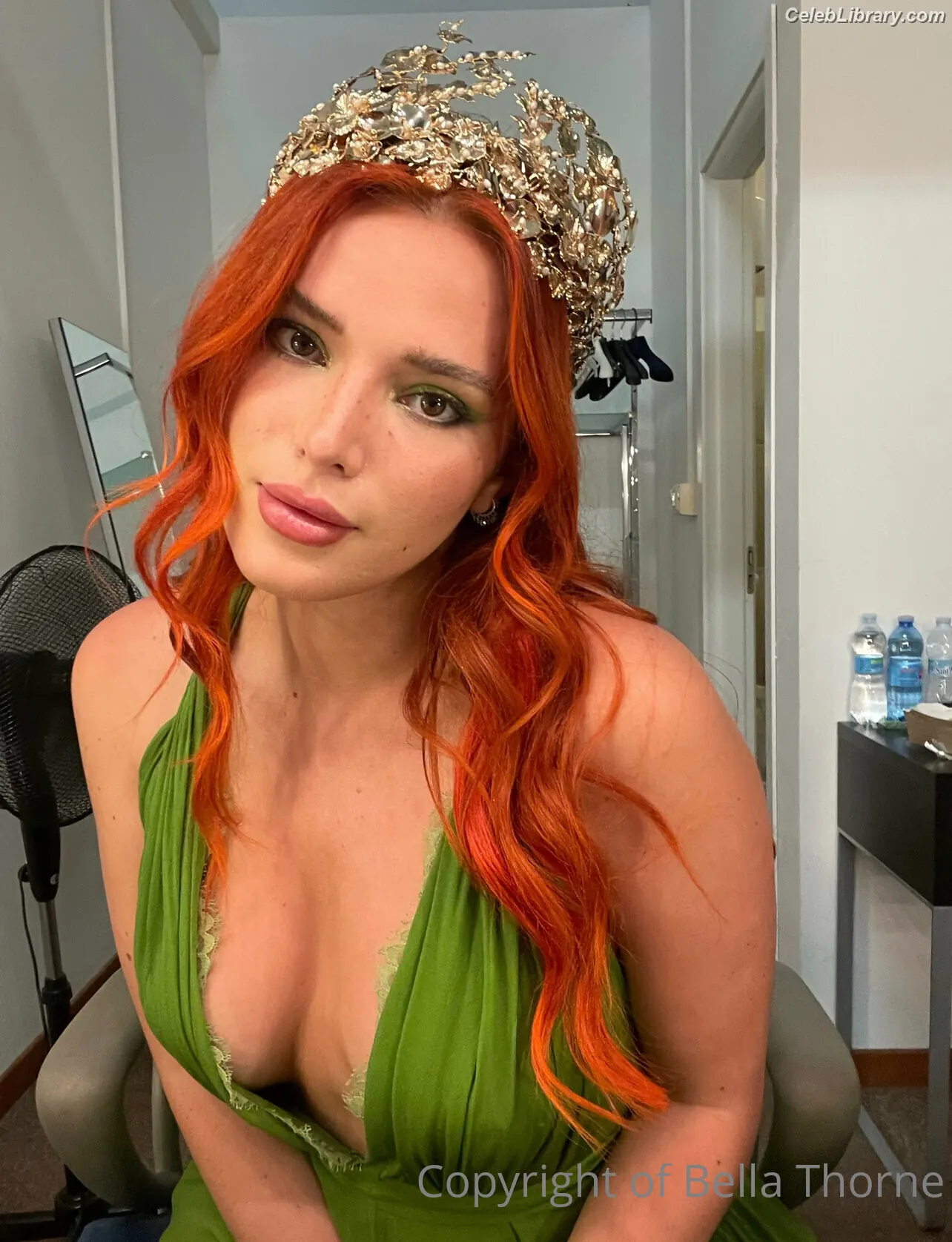 Bella Thorne photo 12 of 3689