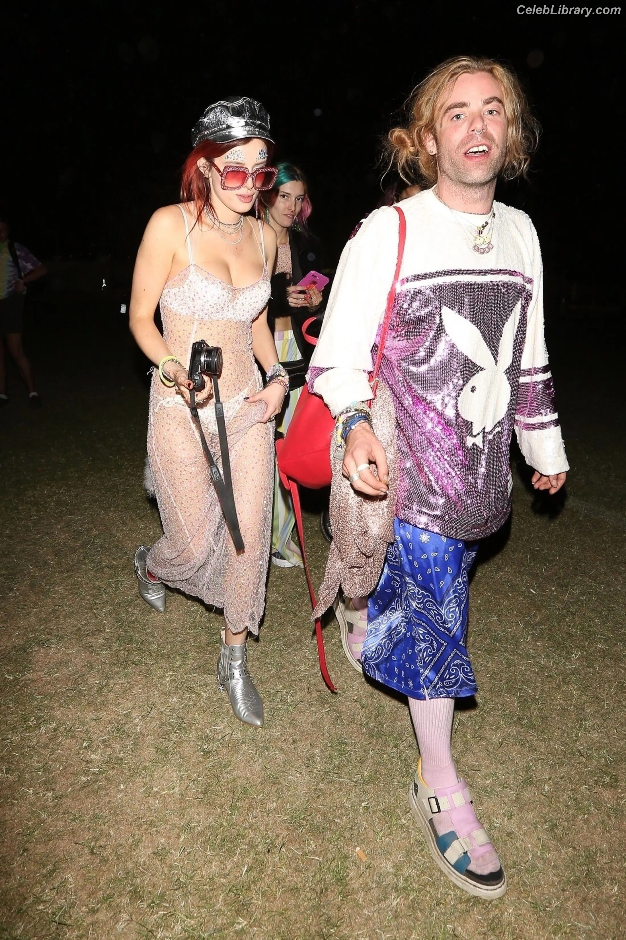 Bella Thorne photo 20 of 3689