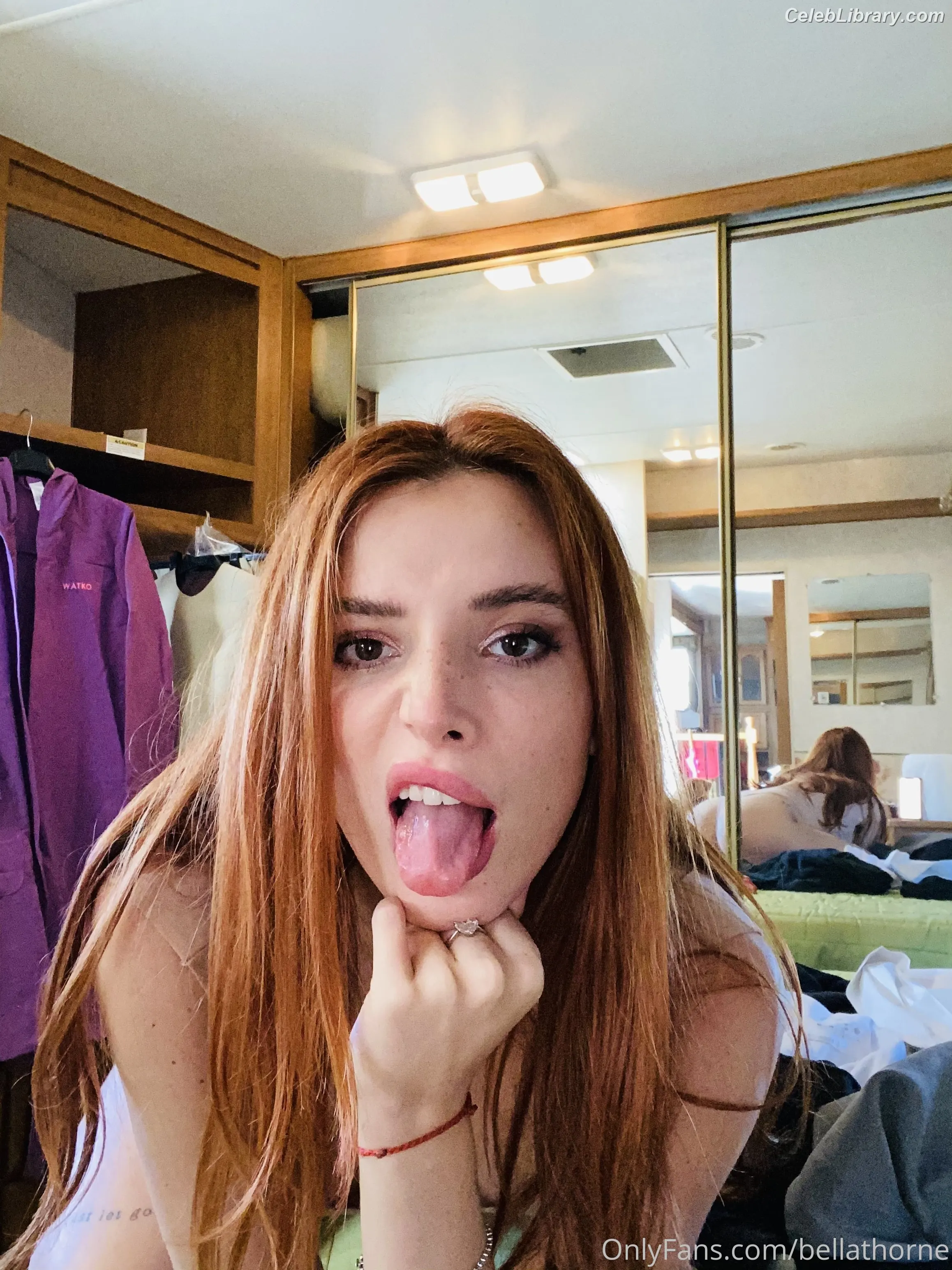 Bella Thorne photo 21 of 3689