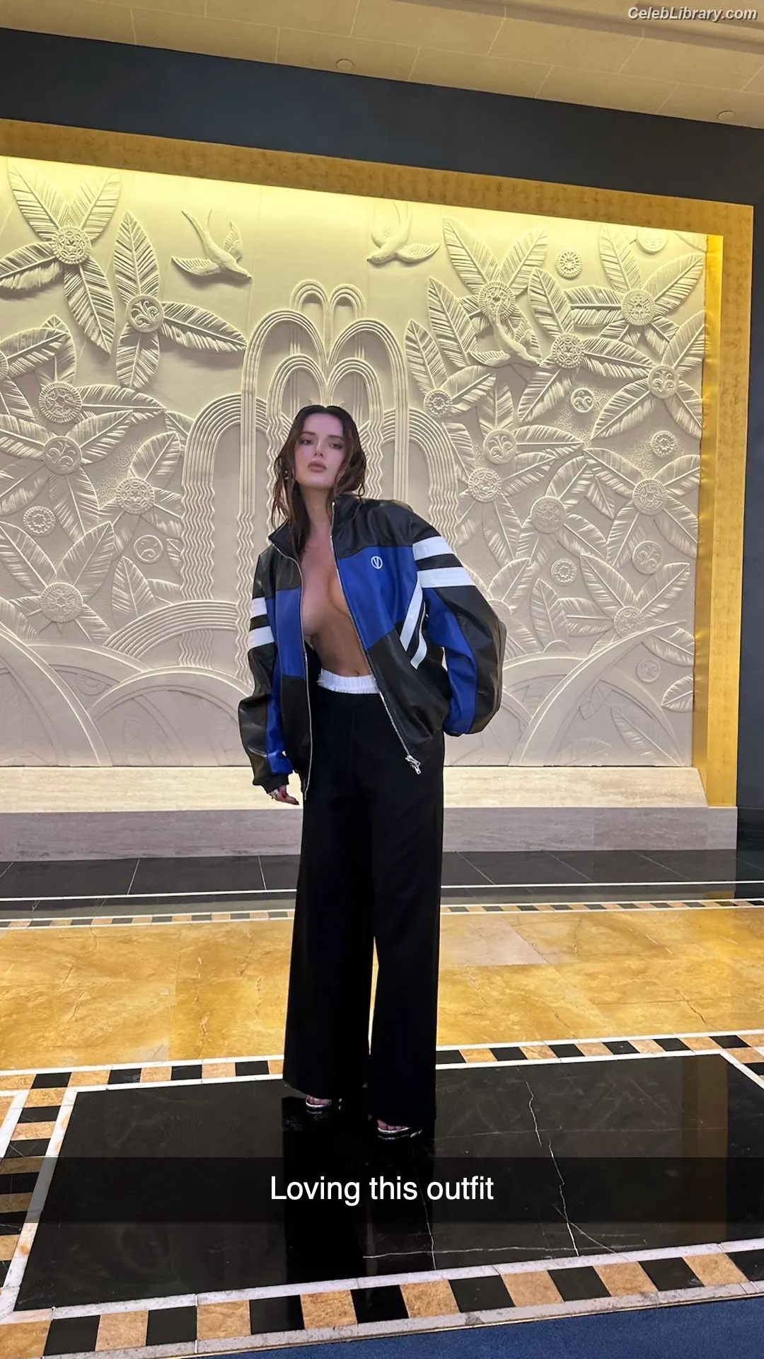 Bella Thorne photo 3 of 3689