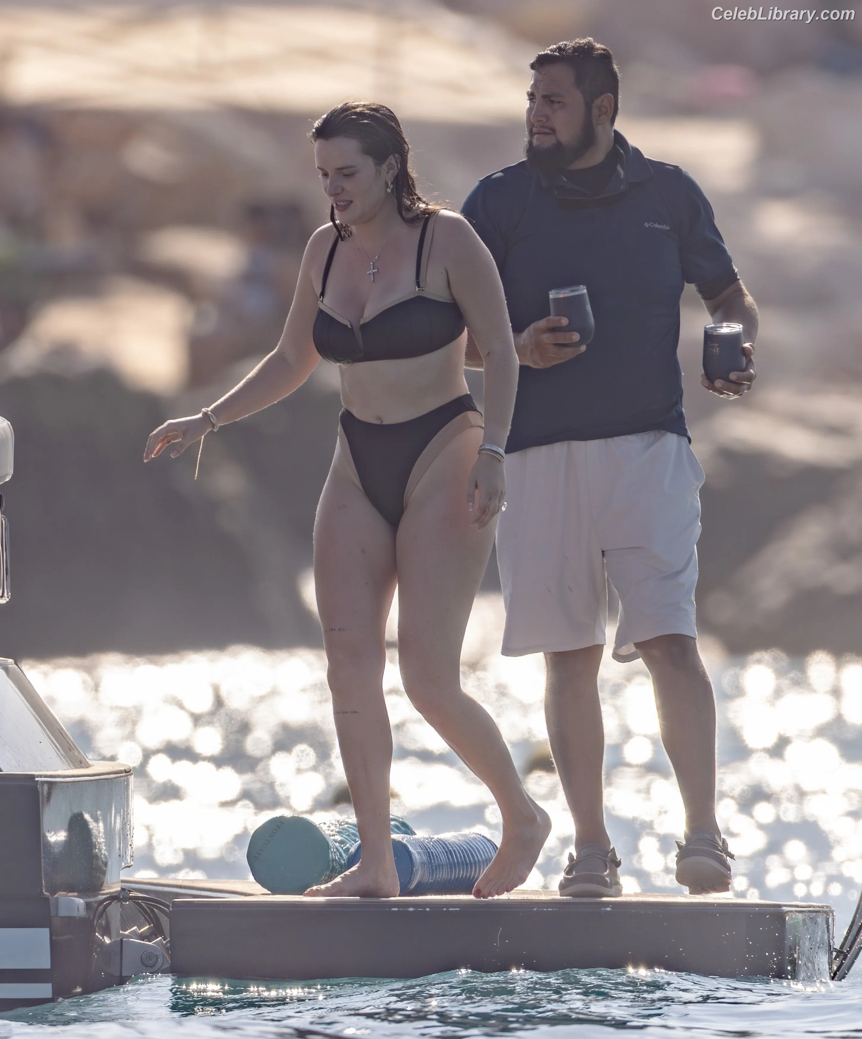 Bella Thorne photo 3 of 3689