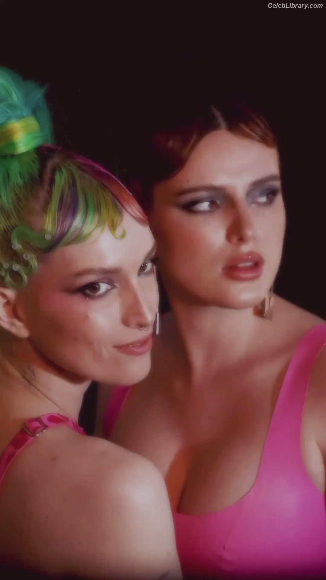 Bella Thorne photo 6 of 3689