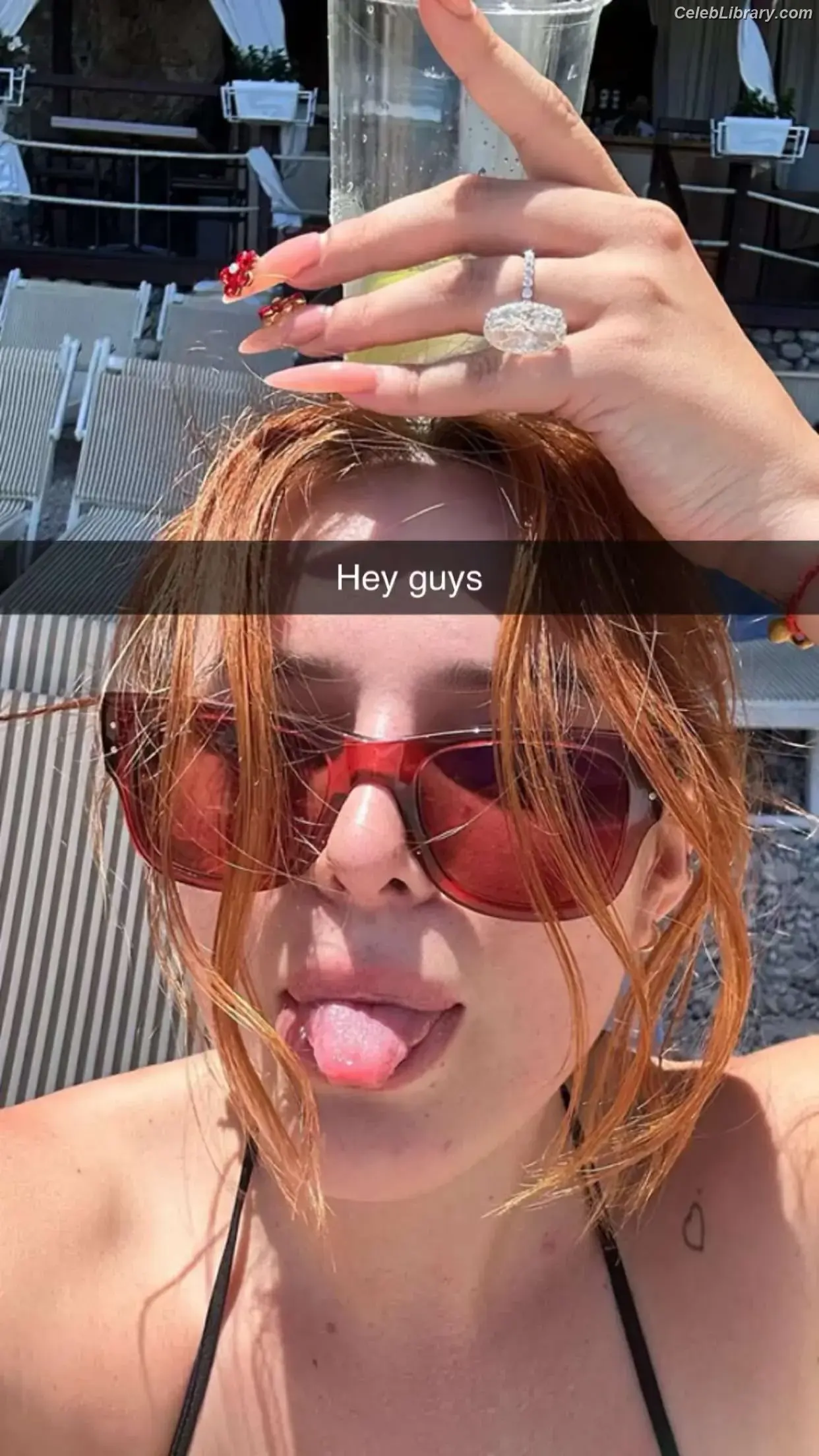 Bella Thorne photo 19 of 3689