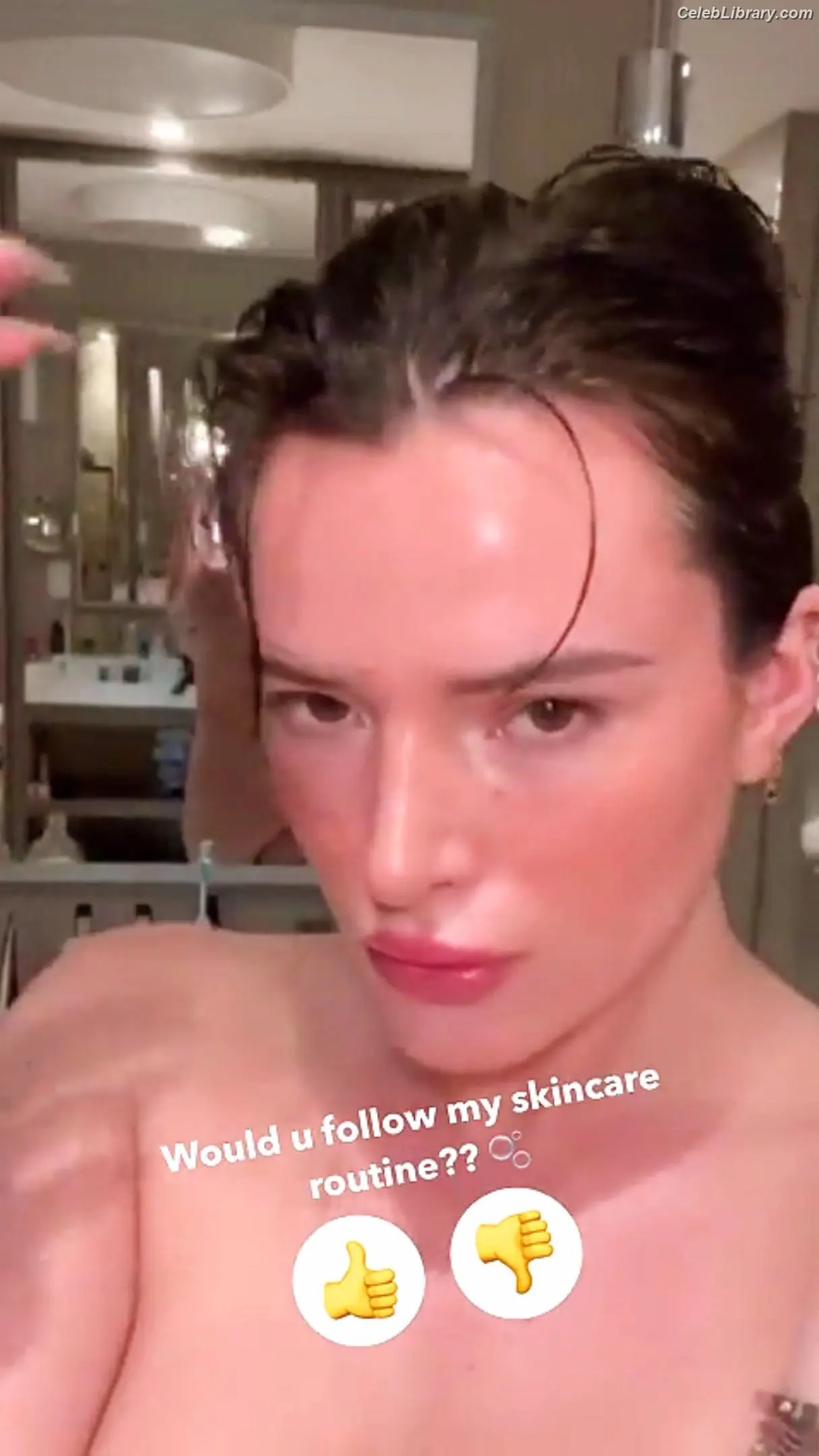 Bella Thorne photo 17 of 3689