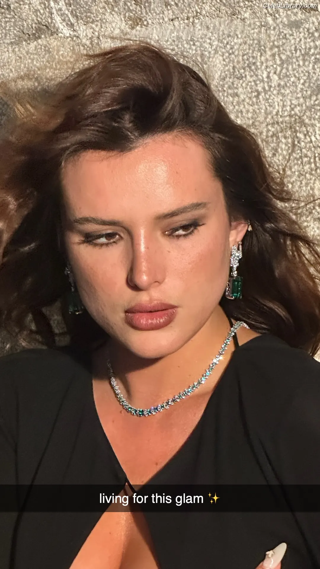 Bella Thorne photo 15 of 3689
