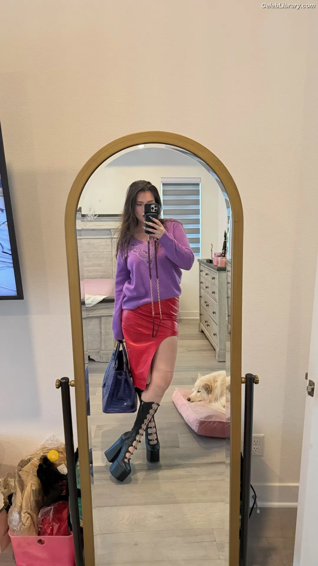 Bella Thorne photo 19 of 3689
