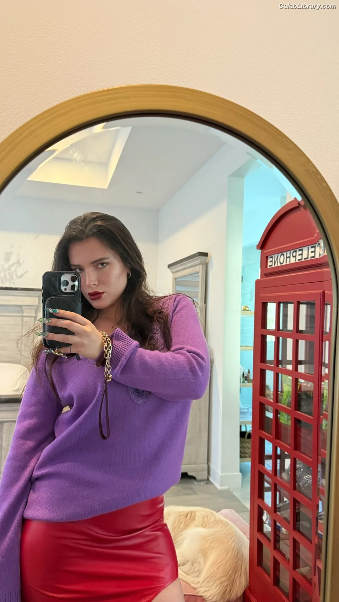 Bella Thorne photo 21 of 3689